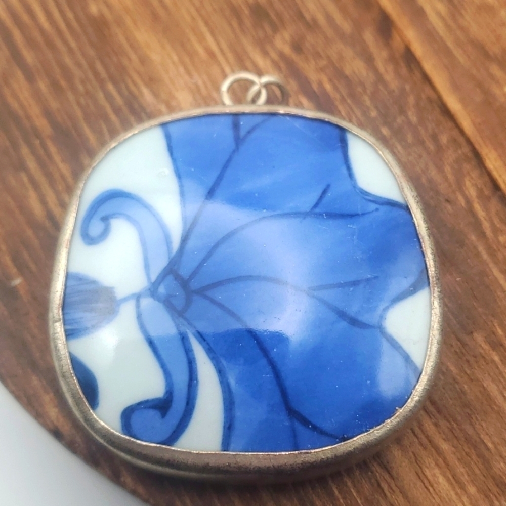 Sterling antique dynasty Chinese blue and white Quing necklace pendant rare find